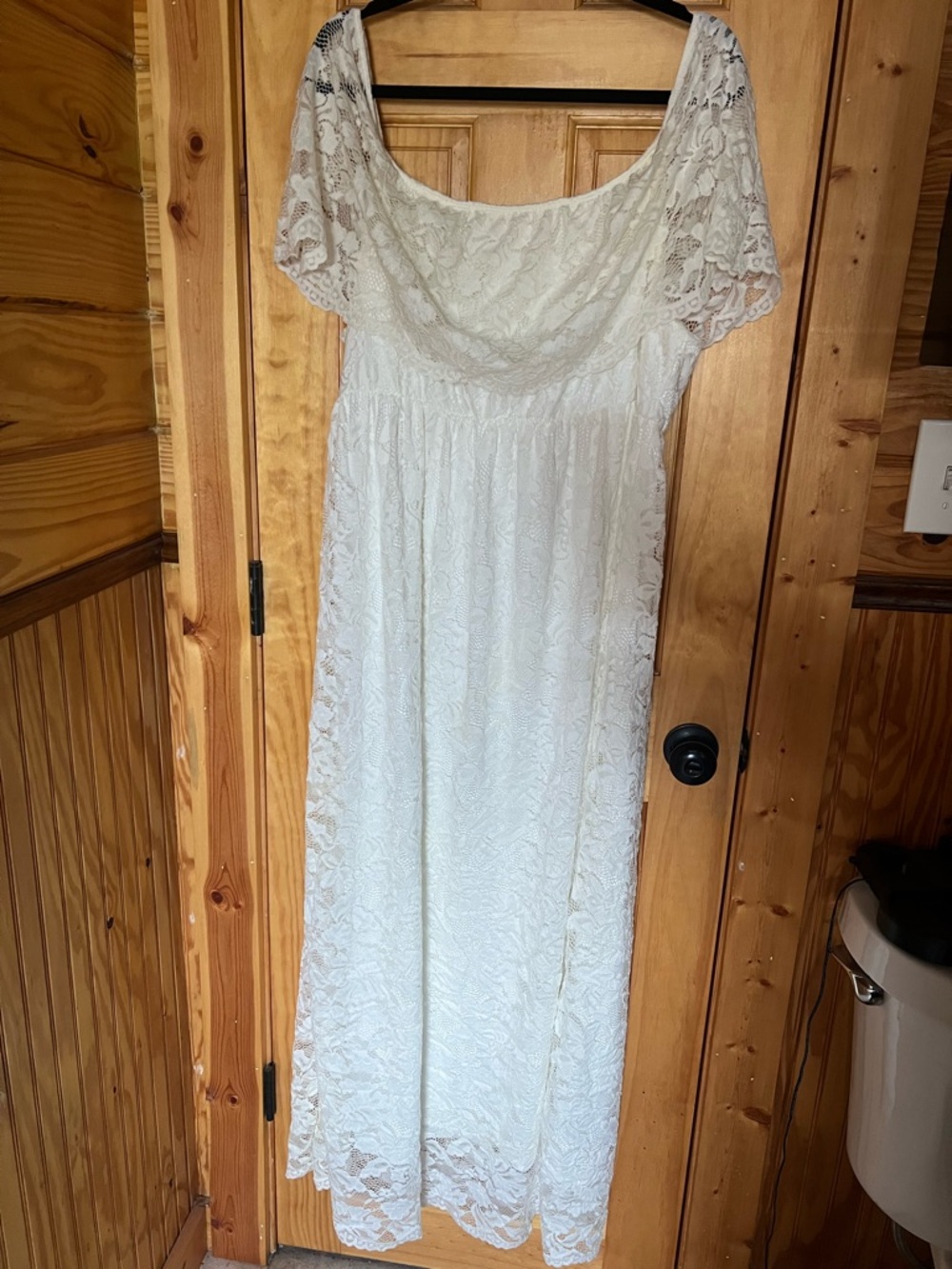 Chic Soul White Lace Maxi Dress with Scoop Neck